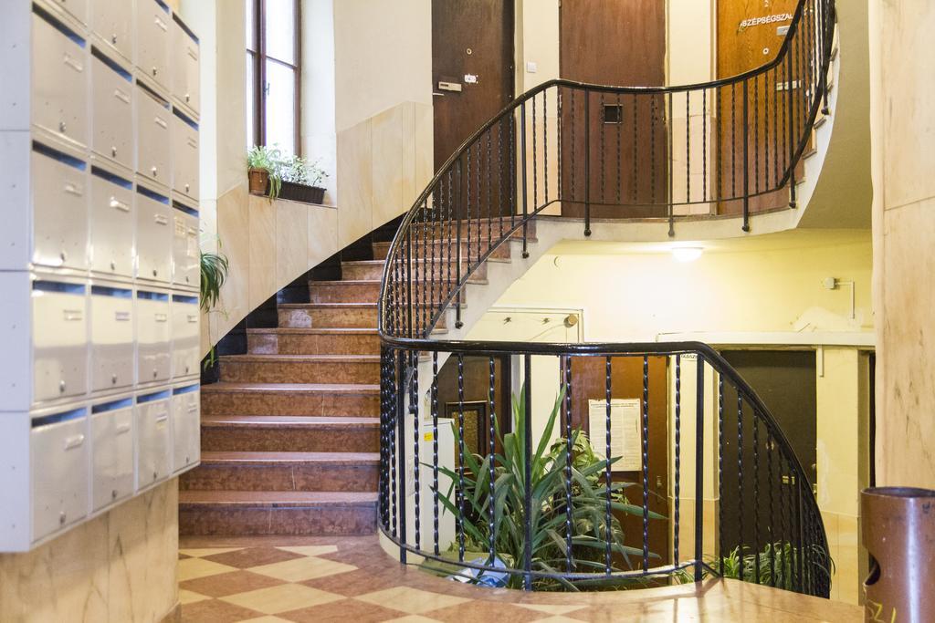 Central Danube Apartment Budapest Luaran gambar